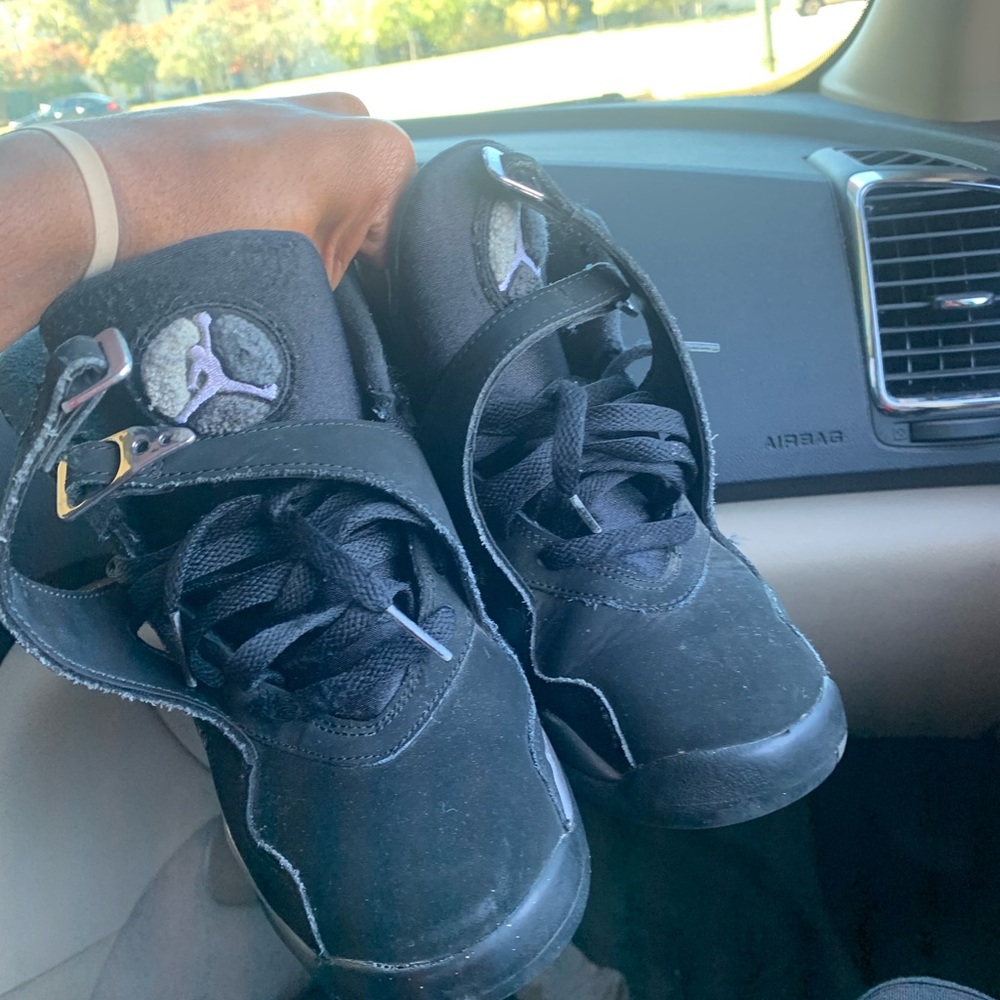 Jordans “chrome” 8’a - Picture 3 of 4